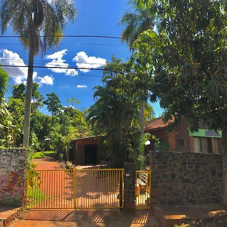 Garden Stone Hostel Puerto Iguazú Kültér fotó
