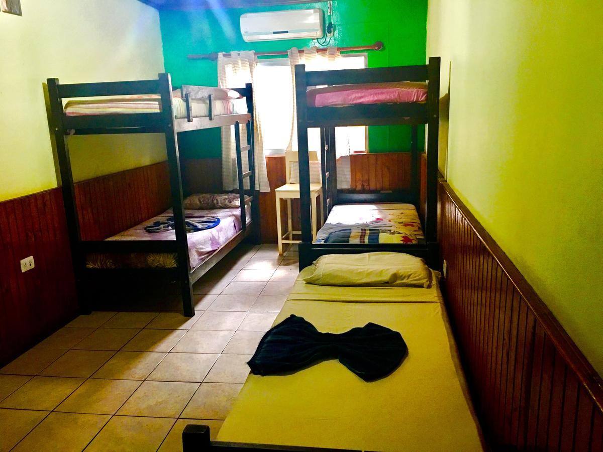 Garden Stone Hostel Puerto Iguazú Kültér fotó