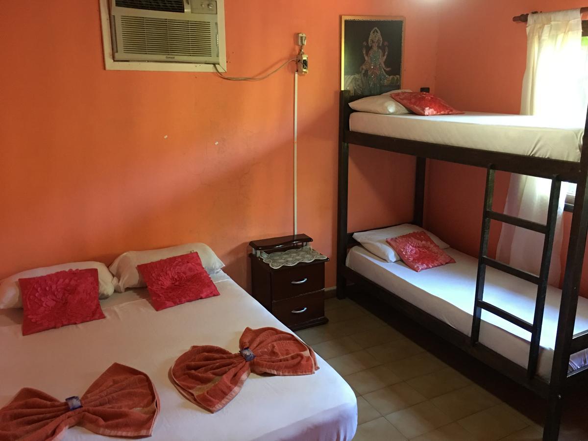 Garden Stone Hostel Puerto Iguazú Kültér fotó